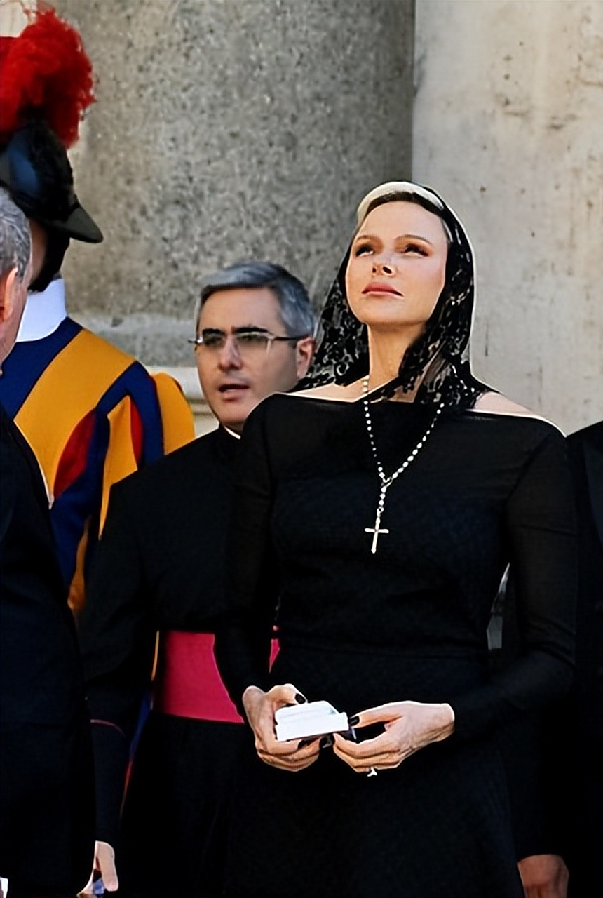 消失的"南非美人鱼"夏琳 摩纳哥王妃,"南非美人鱼"夏琳,难以想象这些