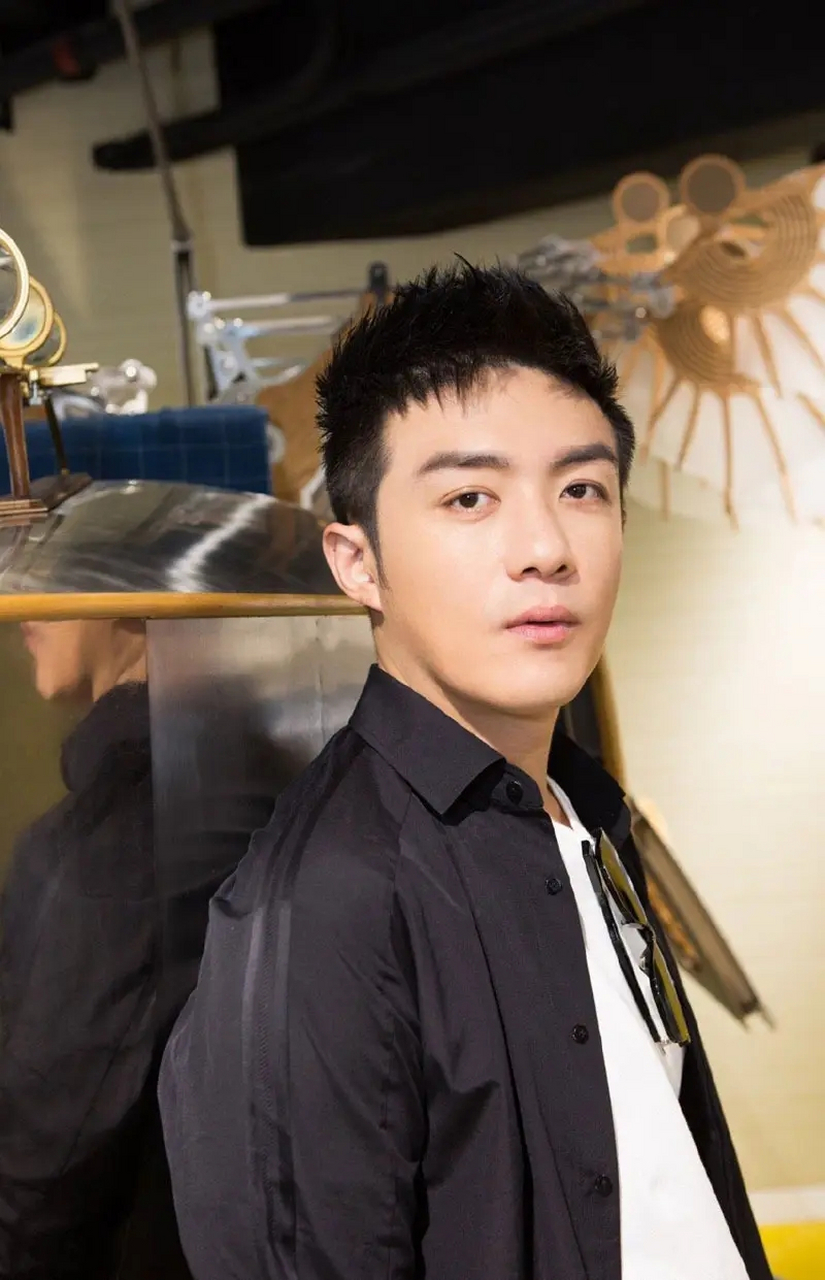 李泽锋结婚生子了,老婆没在圈内发展.