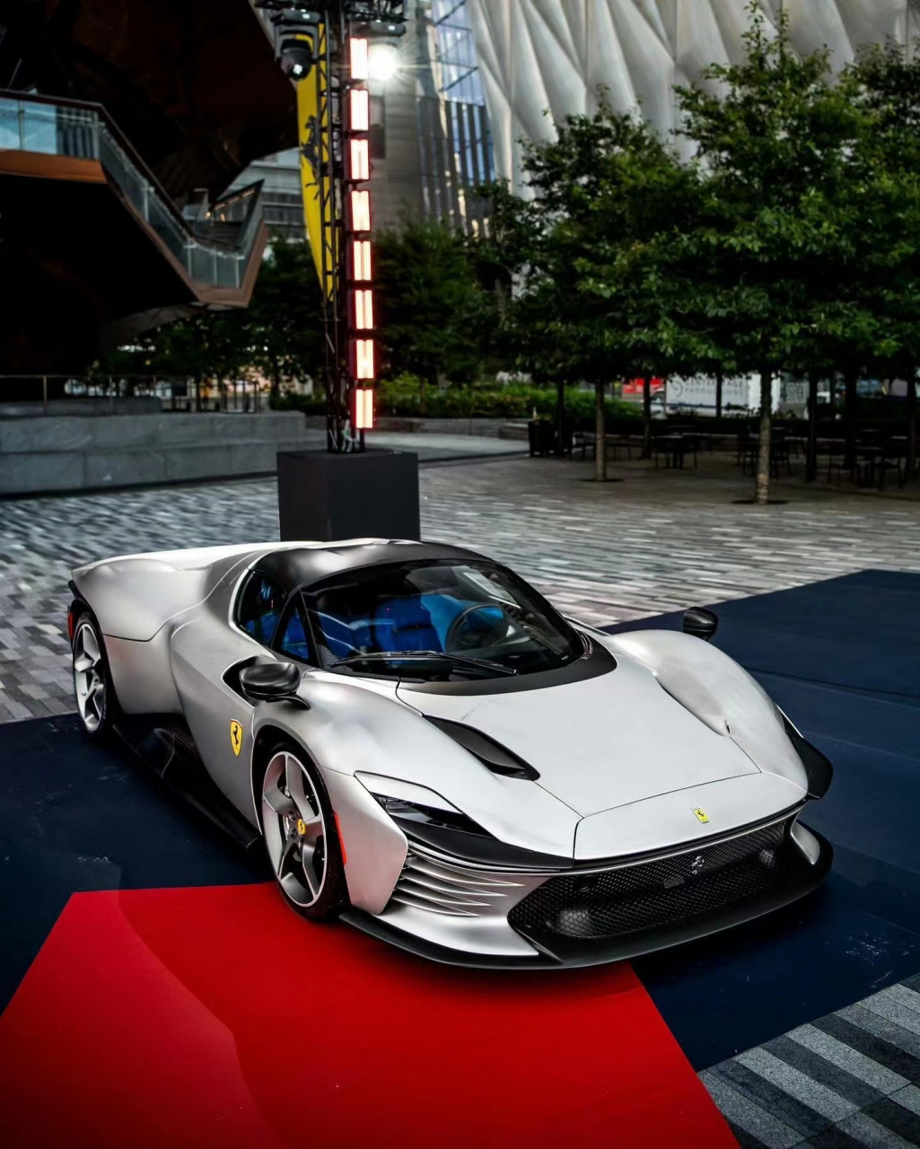 法拉利 daytona sp3   法拉利 daytona sp3是一款超级跑车,是法拉利