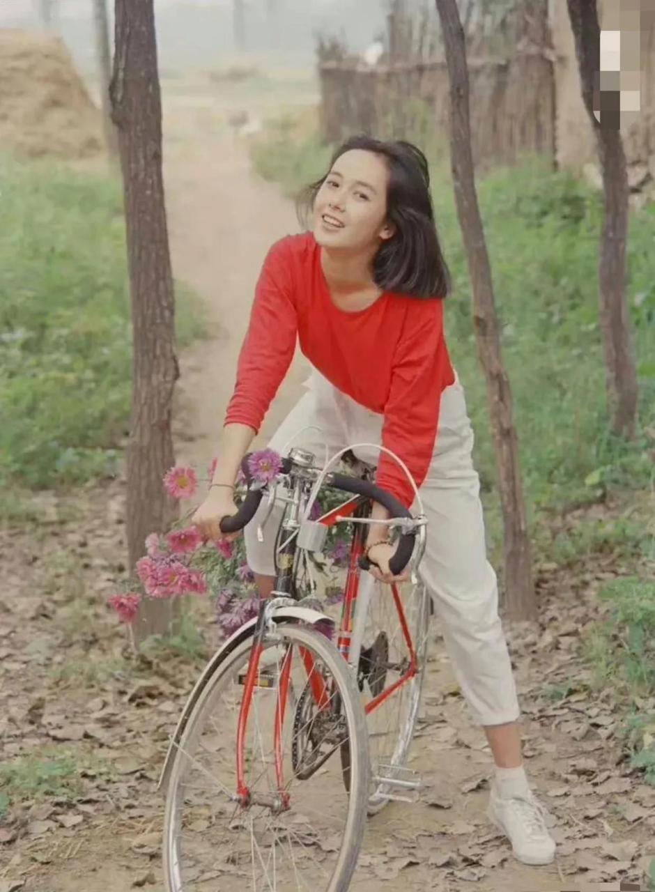 20岁的蒋雯丽,那时候绝对是中国第一美女!太漂亮了!