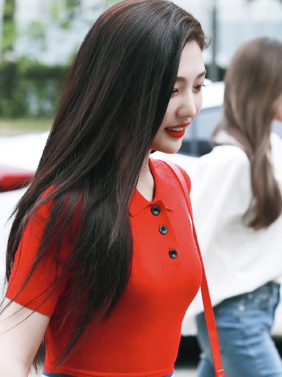 joy朴秀荣私服 正红色超级显肤白 joy朴秀荣上班私服穿搭科普 joy身材