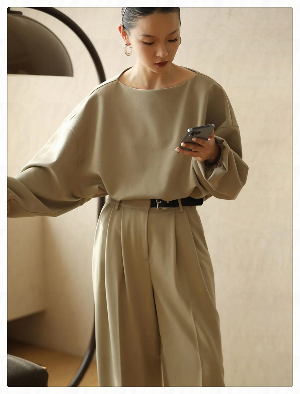 值得借鉴的日系极简风穿搭  在追求简约,清新和舒适的同时, 我们也