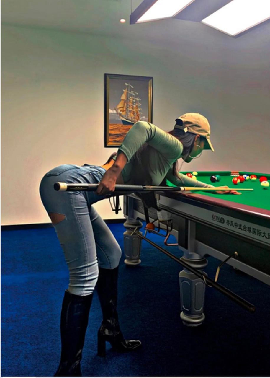 酷酷的台球女孩