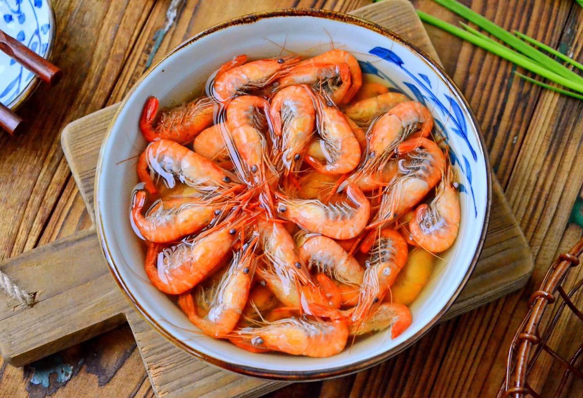 盐水河虾,一道地道的江南美食,原汁原味,非常鲜嫩爽口.