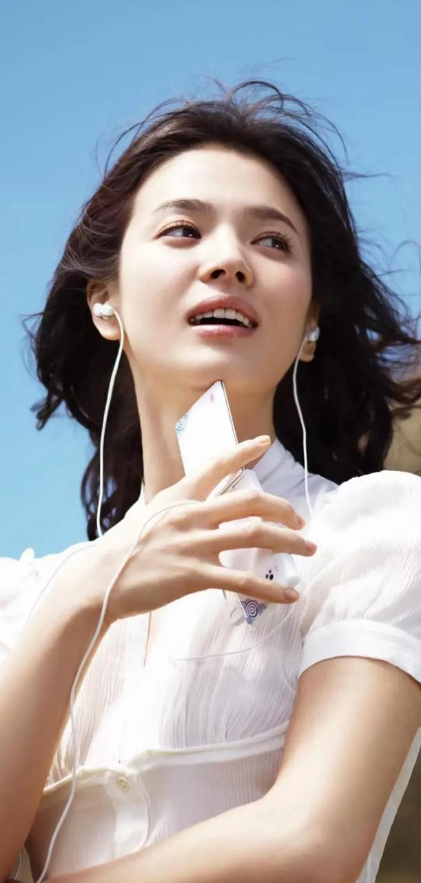 韩国美女明星宋慧乔壁纸写真,容貌绝美,美艳动人