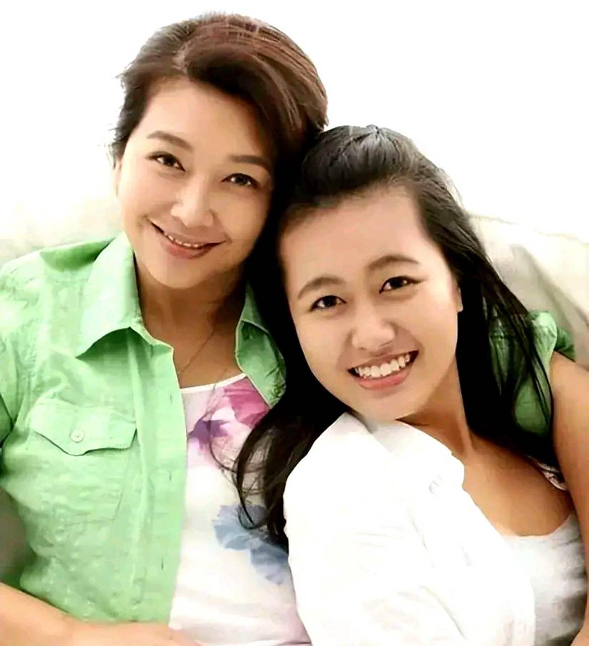 江珊母女合照,可以说她女儿不如她好看!