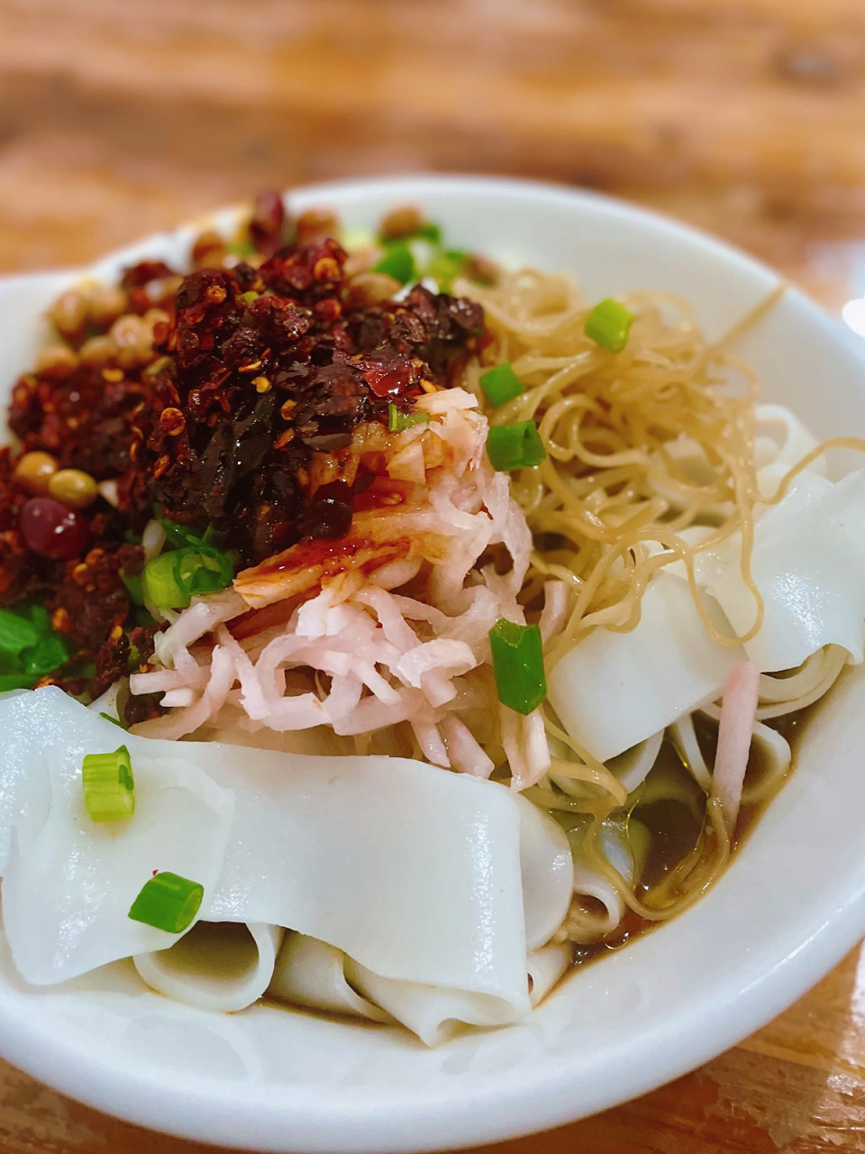 盘州小巷子里的特色美食 本地人超爱  盘州是一个小吃非常多的地方!