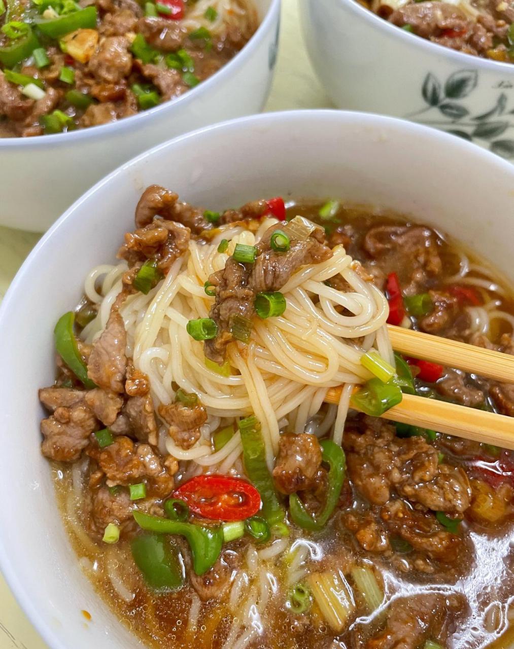 再发一遍7515妈妈的味道7515辣椒炒肉粉7515附教程[鸡蛋]