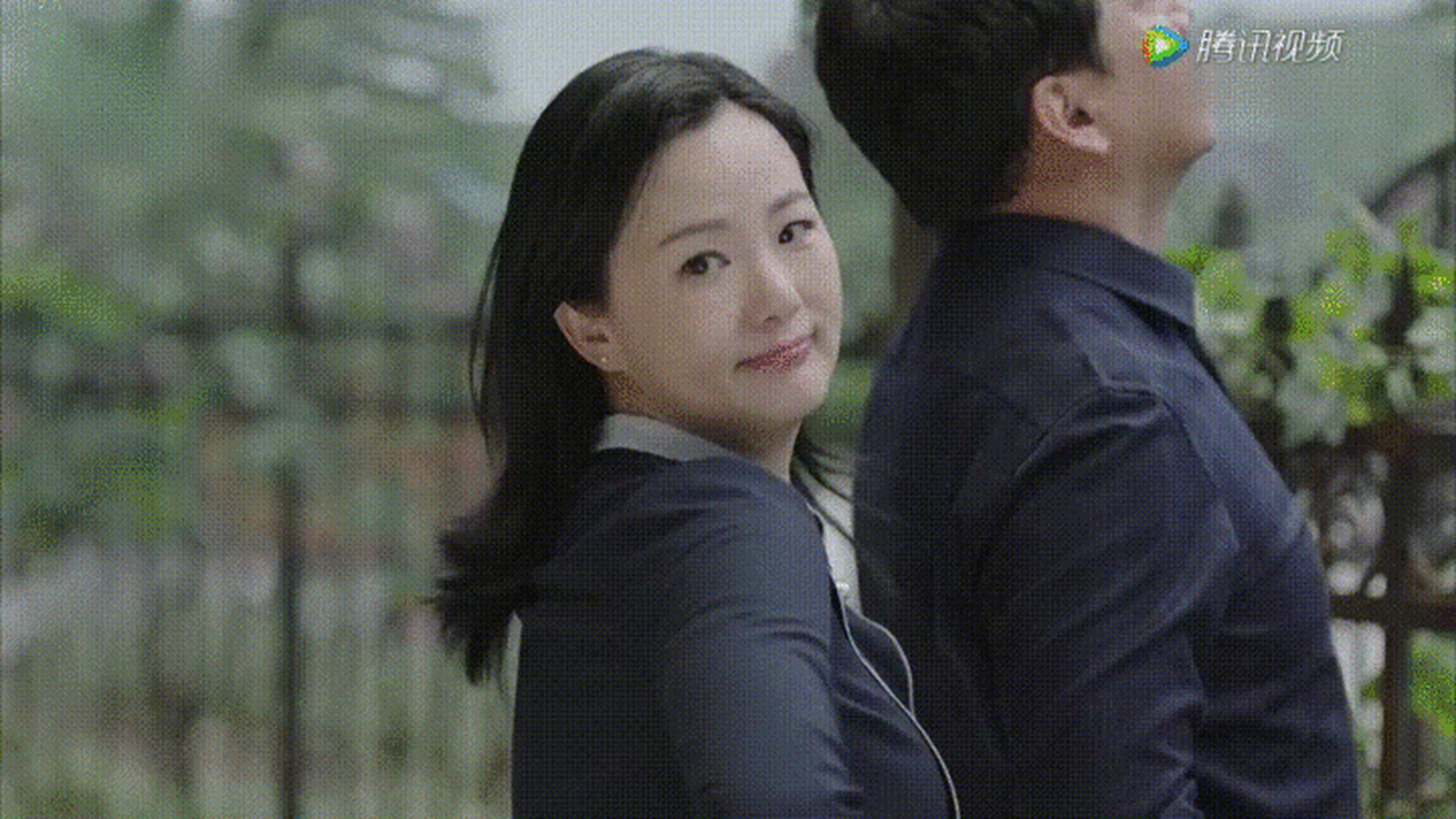 年近50岁的咏梅凭借王小帅的电影《地久天长》拿下了柏林电影节影后的