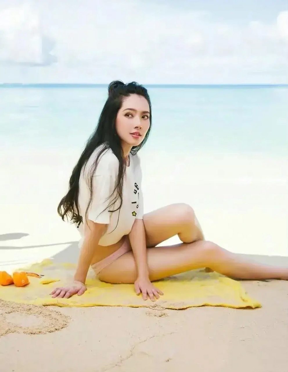 郭碧婷身材曲线吹爆网络!