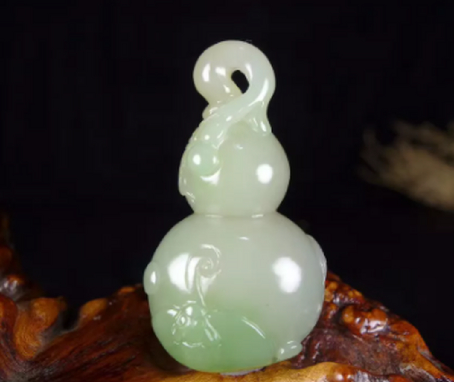 玉葫芦的寓意和象征(玉葫芦的寓意和象征图片) 第2张