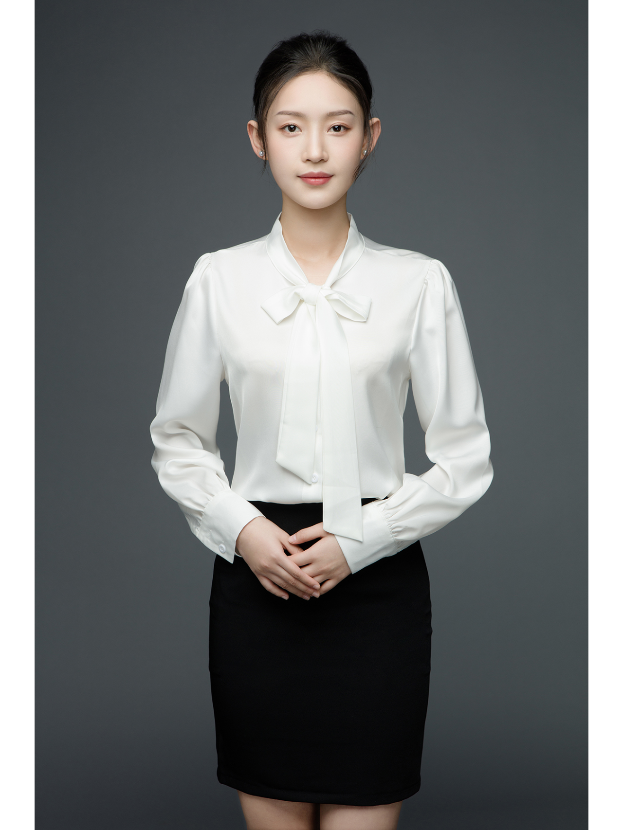 来开启你的职场进阶之旅吧职业照发型图片女形象职业照的背景职业装