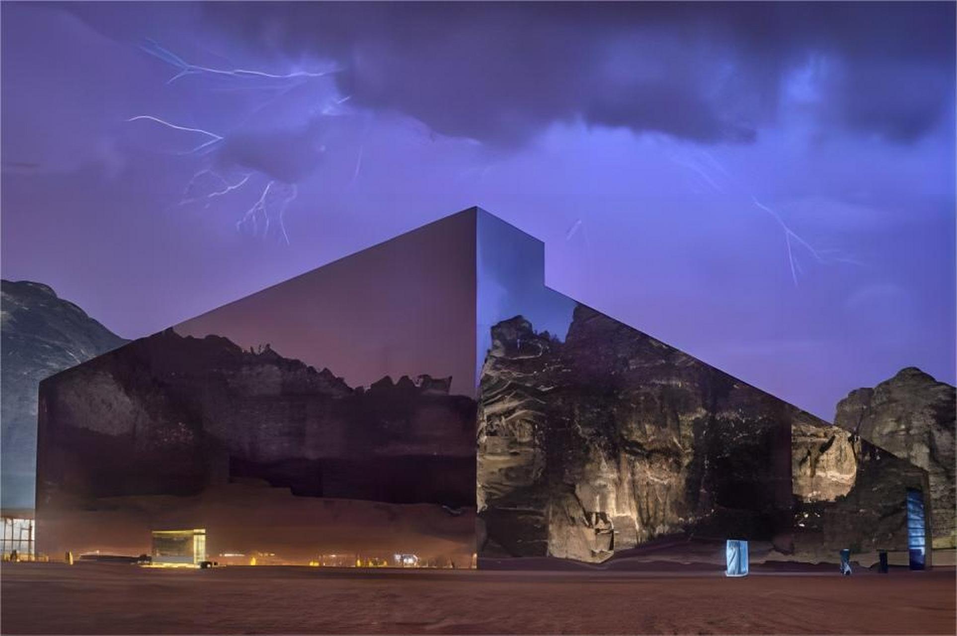 世界上最大的镜像建筑maraya音乐厅位于沙特阿拉伯西北