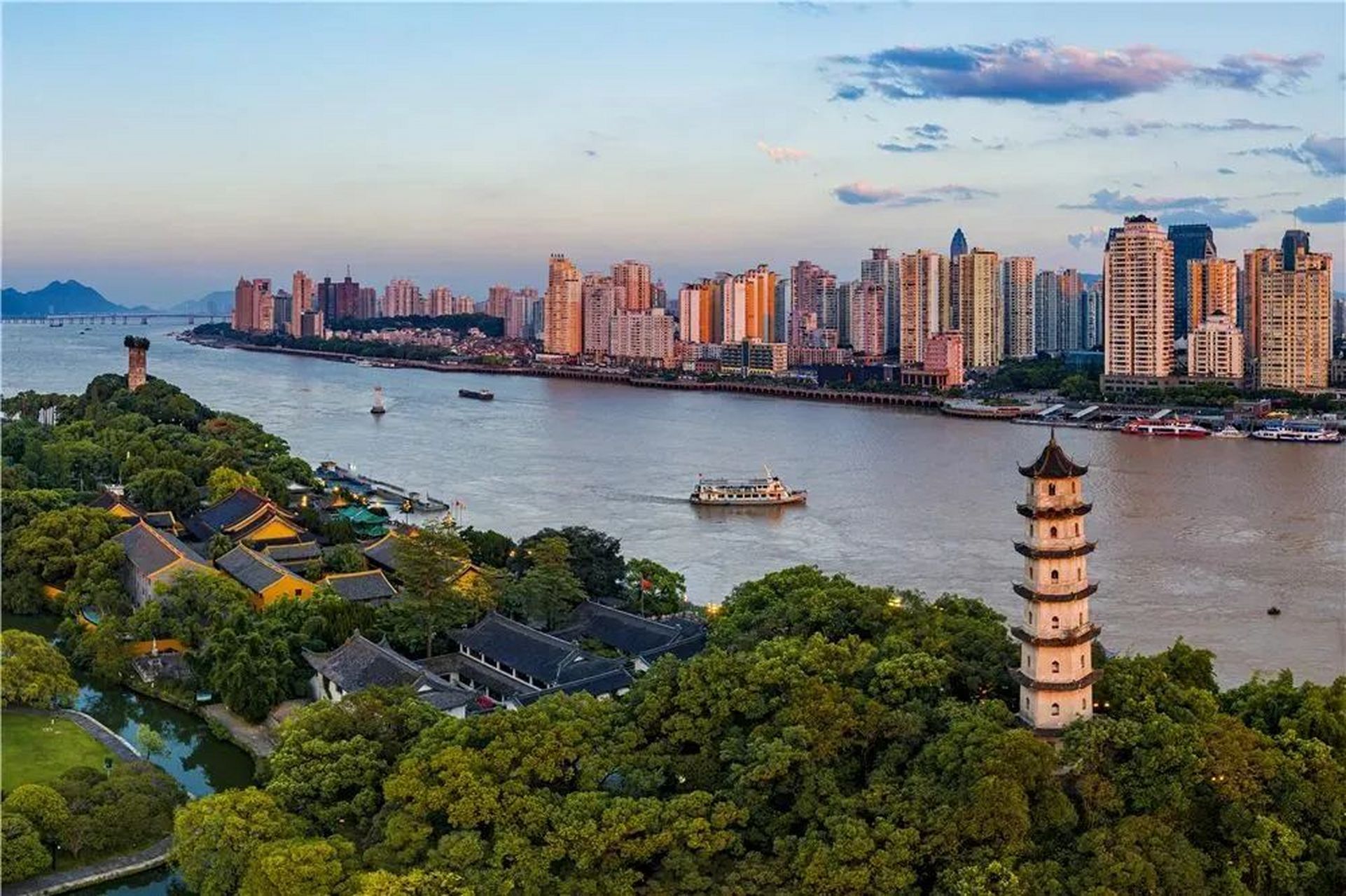 寻美温州# 江心屿一定是温州市区最浪漫的地方 图片来自 严艳影