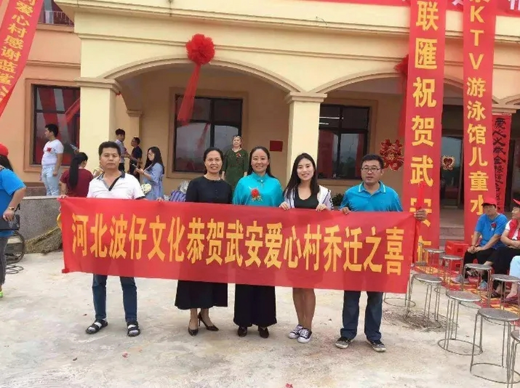 河北"爱心妈妈"李利娟,负债累累收养118名孤儿,曾被评为感动河北十大