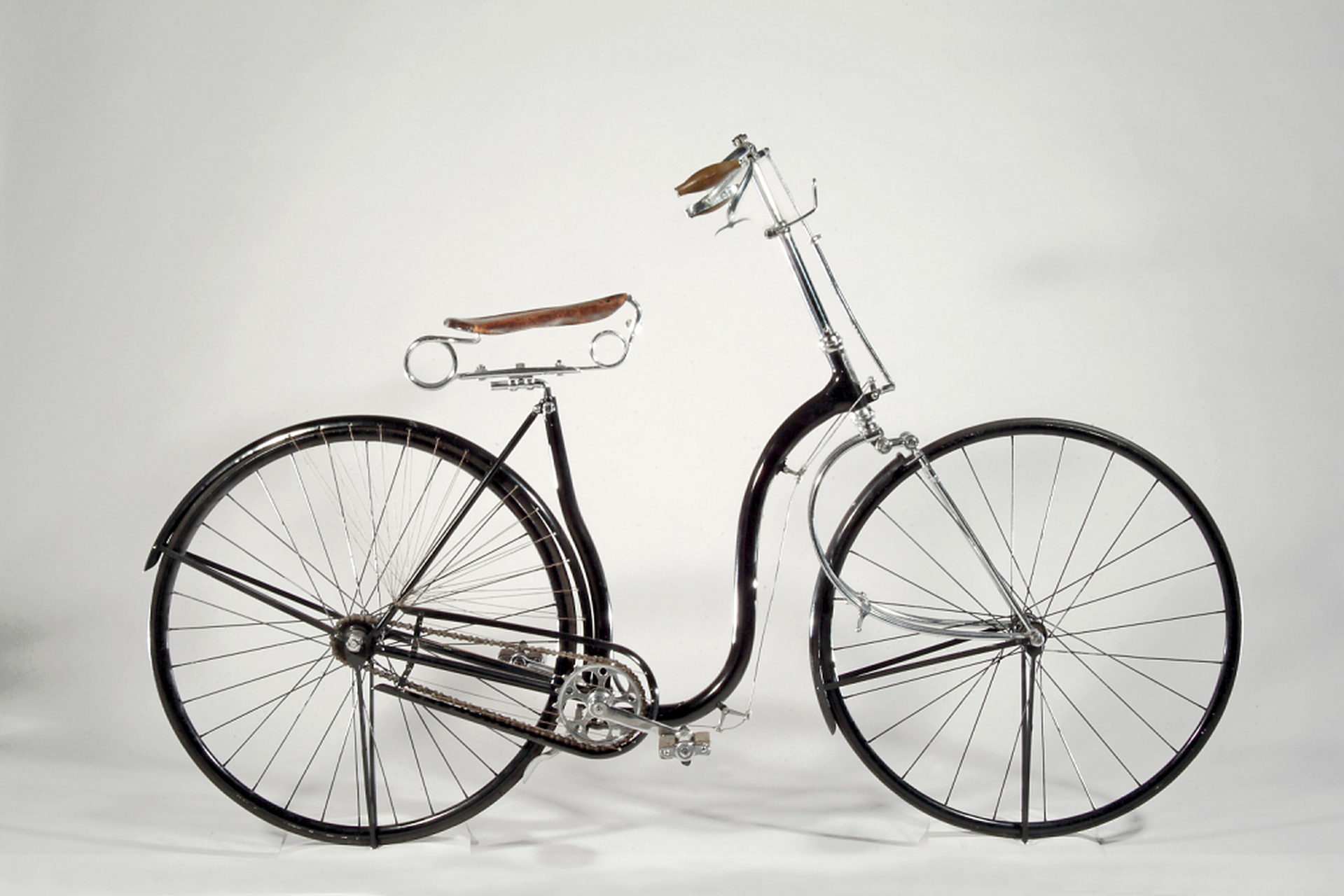 3,马萨诸塞州波士顿overman wheel公司的1889年安全自行车,该公司在
