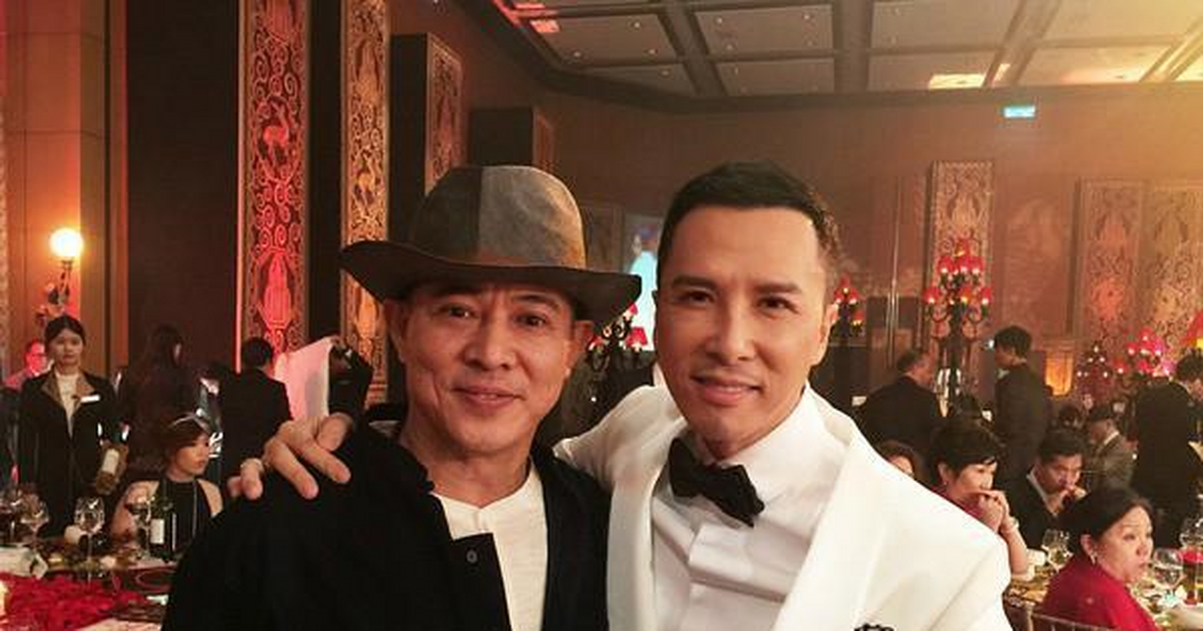 港星是怎么保养的关之琳吕良伟甄子丹同框,60岁的人30岁的脸