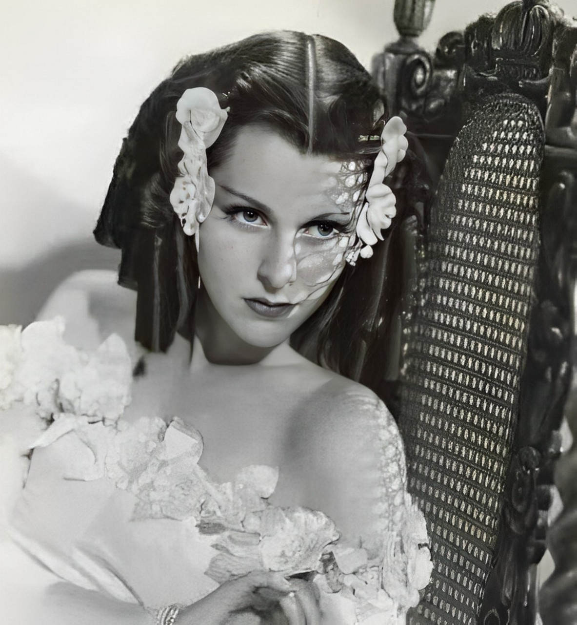 1932年,《wifi之母》海蒂·拉玛拍了一部大规模的电影场景,遭到了全