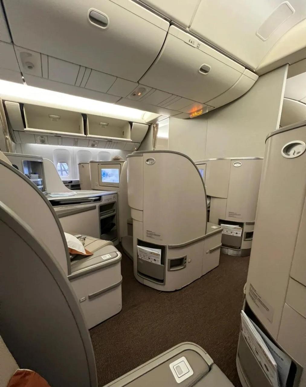 久违回国巴黎﹣上海东航波音773商务舱,躺平[笑哭]  本文并不代表小编