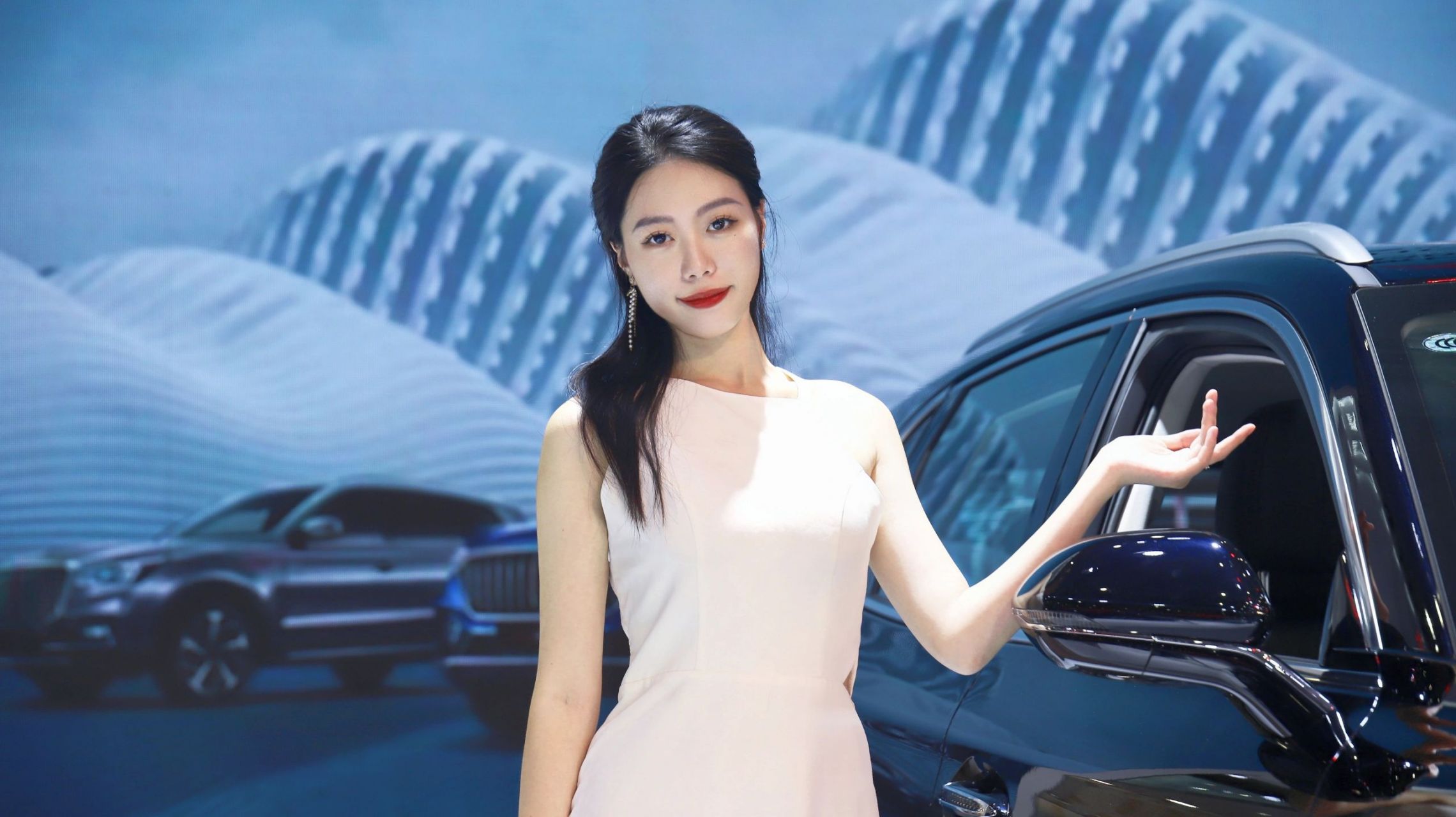 厦门红旗车展车模          #车模# #车展# #约拍# #模特# #婚样模特