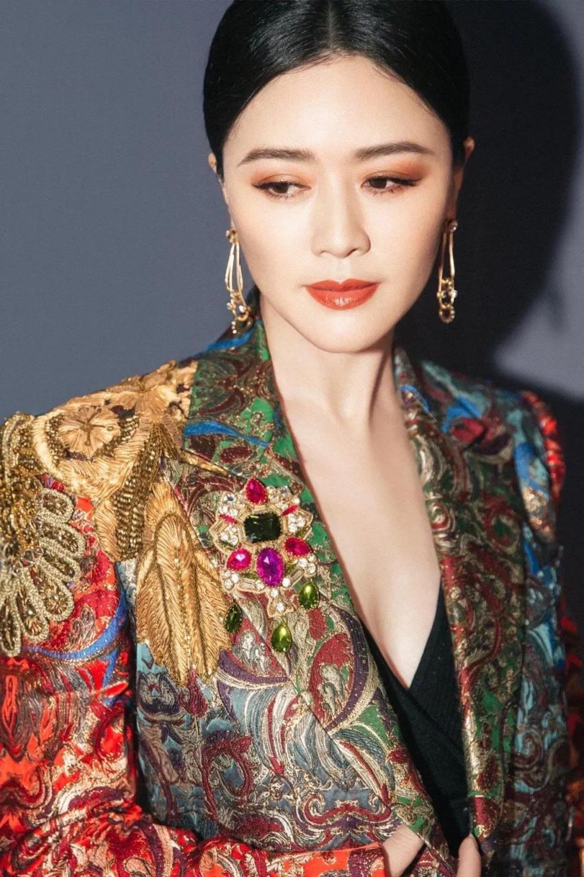 肤白貌美的田海蓉,太美了