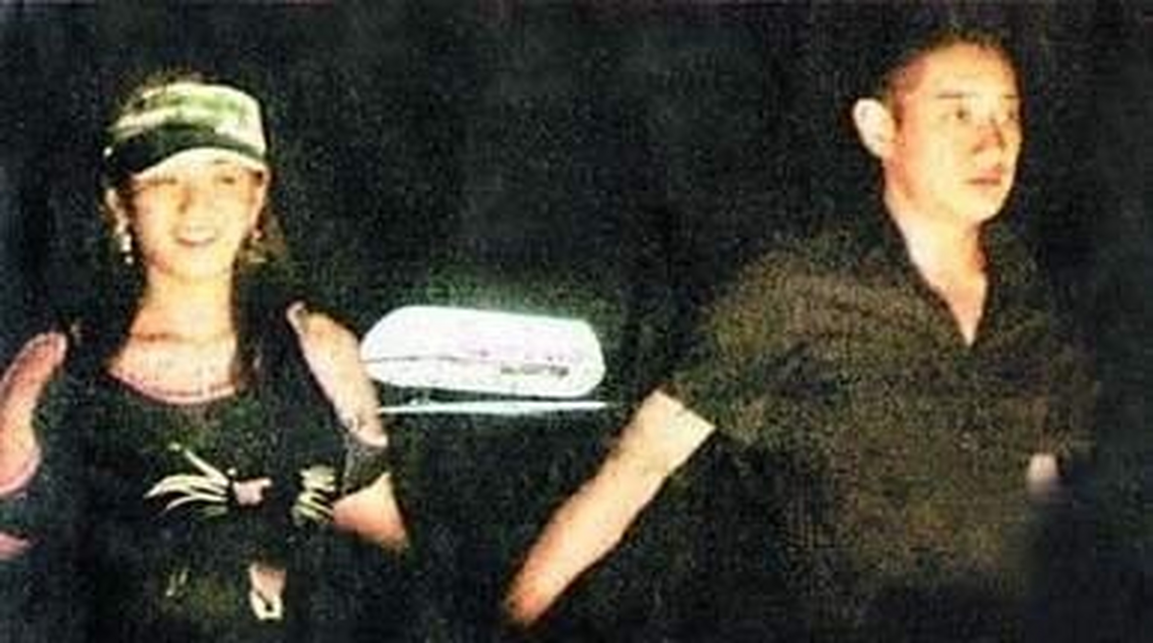 杨溢是上海人,家里开桑拿会所,号称"桑拿小王子",自己名下有着房地产