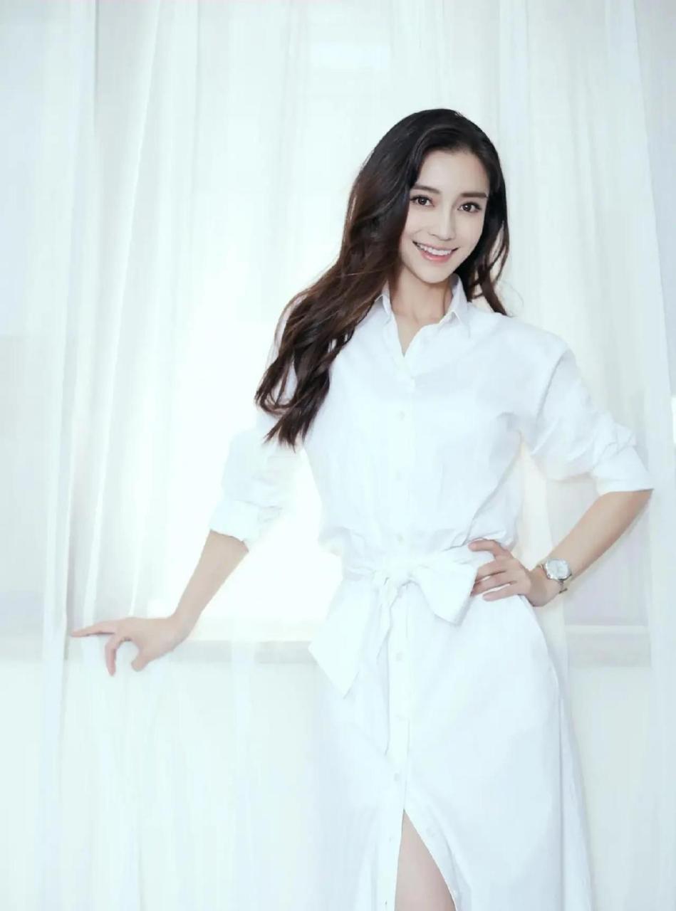 杨颖大美女肤白貌美大长腿