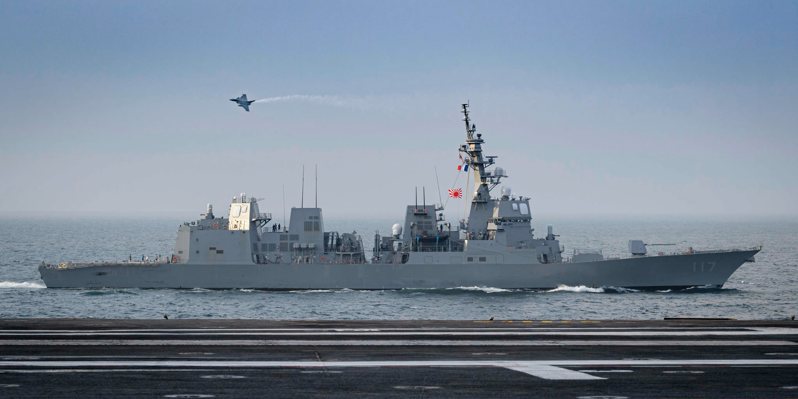 目前德里级导弹驱逐舰有一些已经经过现代化升级,换装印度国产的布