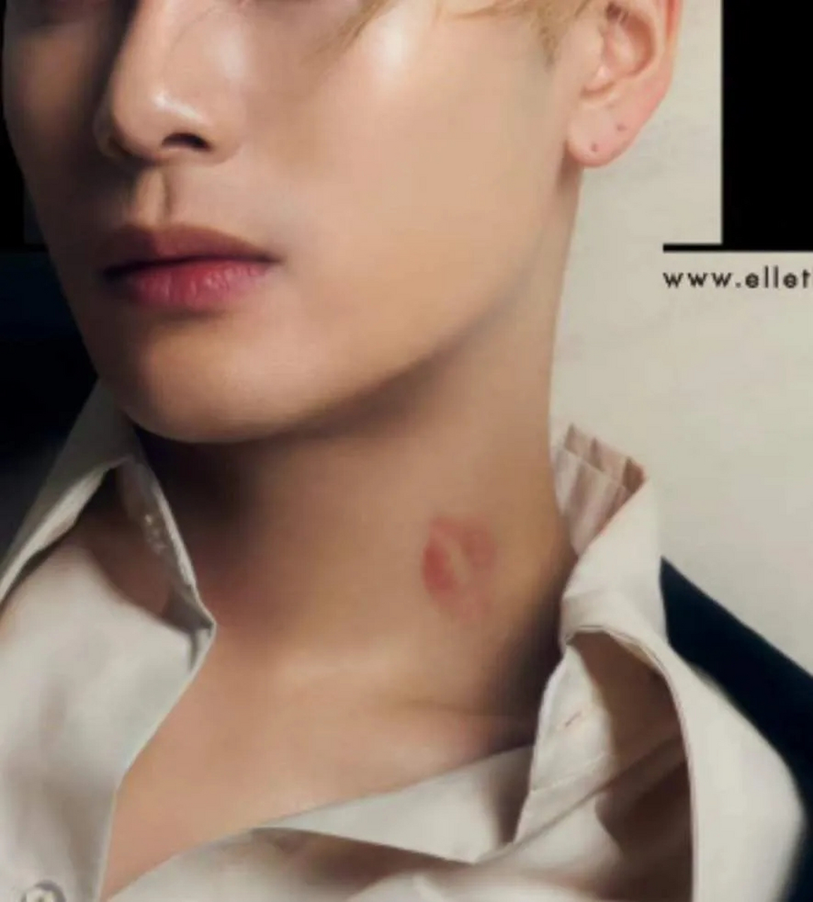 王嘉尔脖子上的一枚唇印,到底是谁亲的?