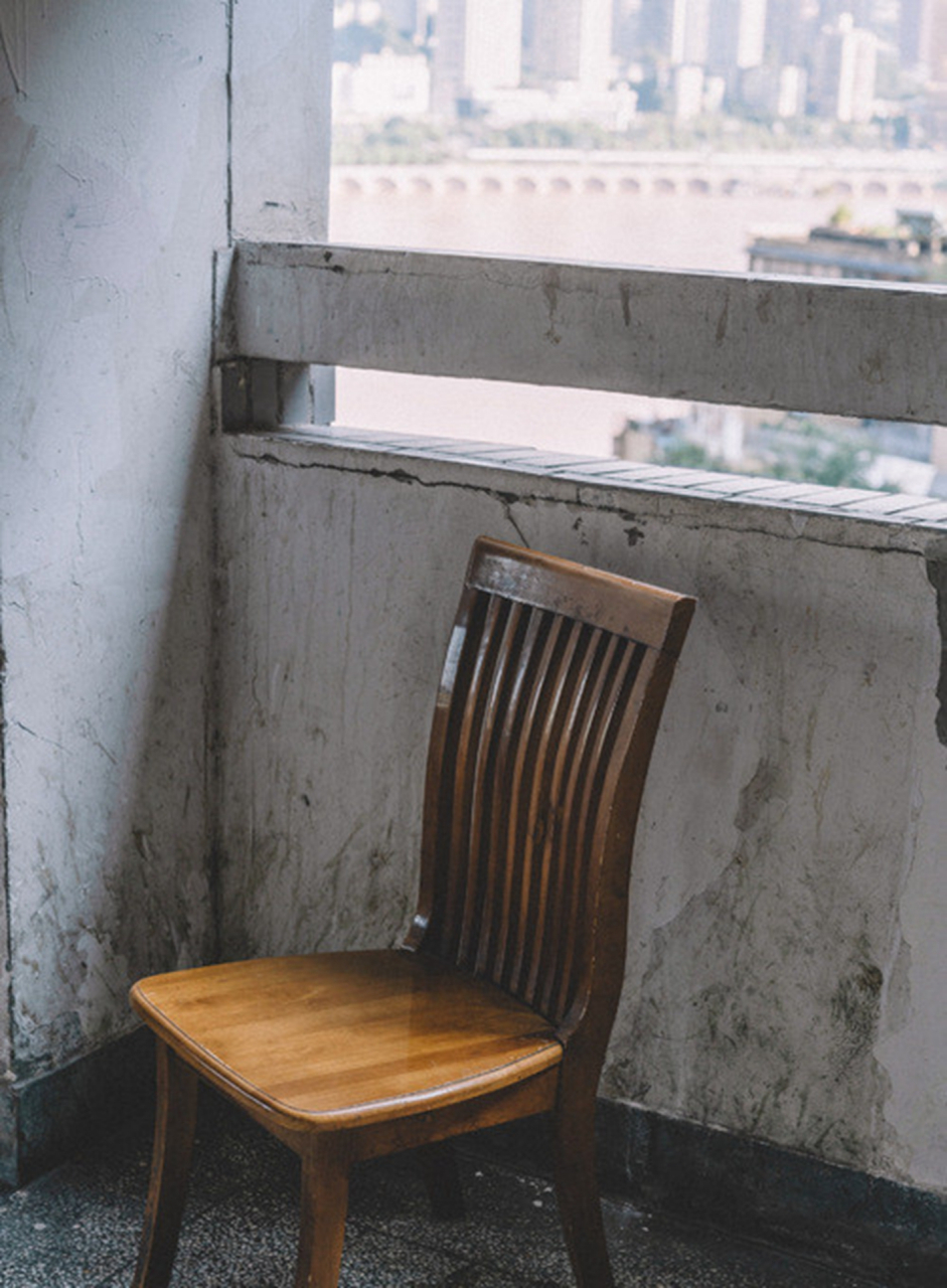 棹歌中流声抑扬.——苏轼《李思训画长江绝岛图》