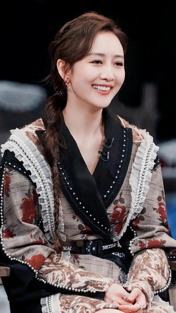 美女王鸥时尚写真:冷艳还有一些呆萌