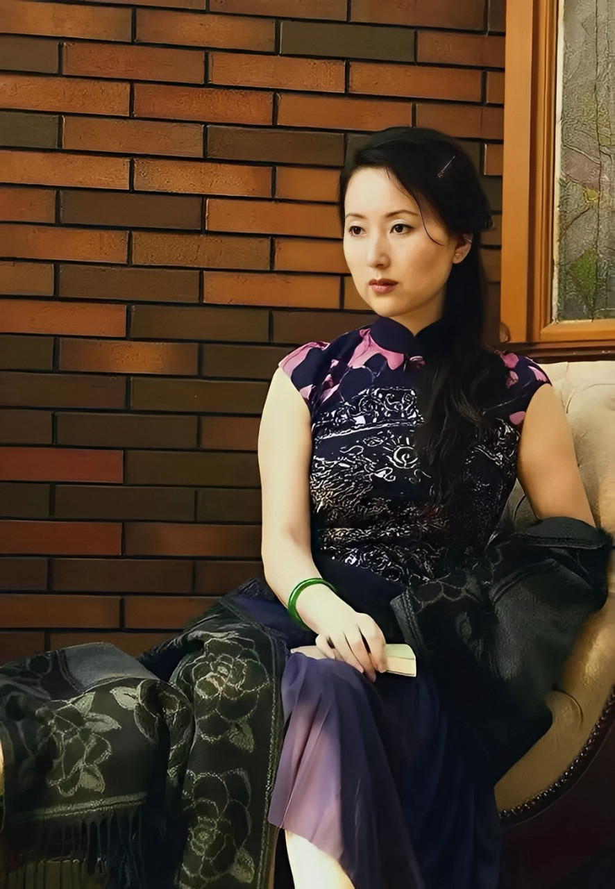 这是穿旗袍的"林妹妹"陈晓旭罕见留影.