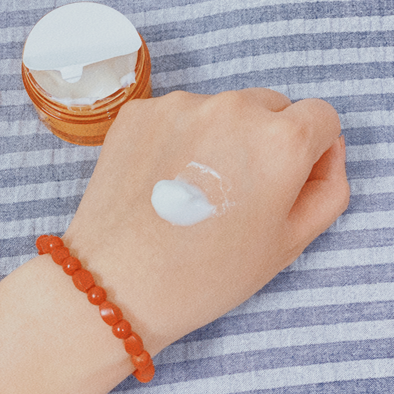 身体乳用完后用毛巾吗（身体乳用时需要擦干身体吗）