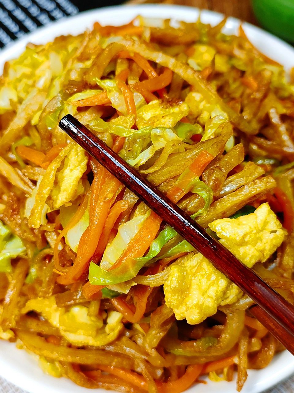 家常炒饼丝也太香了吧,完爆路边摊 这个素炒饼丝真是从小吃到大,做法