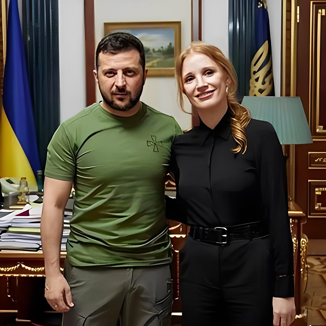 韩国媒体15日报道称,乌克兰总统泽连斯基的妻子叶莲娜已于当日从韩国