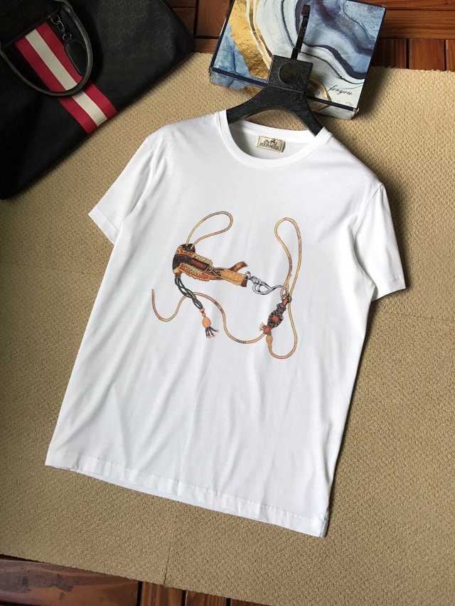 爱马仕男士短袖t恤 简洁干净,上身感很清爽