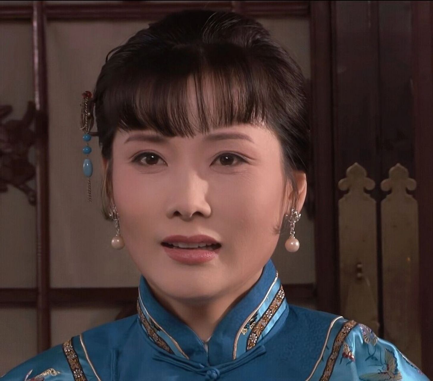 黄春和杨九红初见时,黄春一袭红,九红一身蓝,好般配!