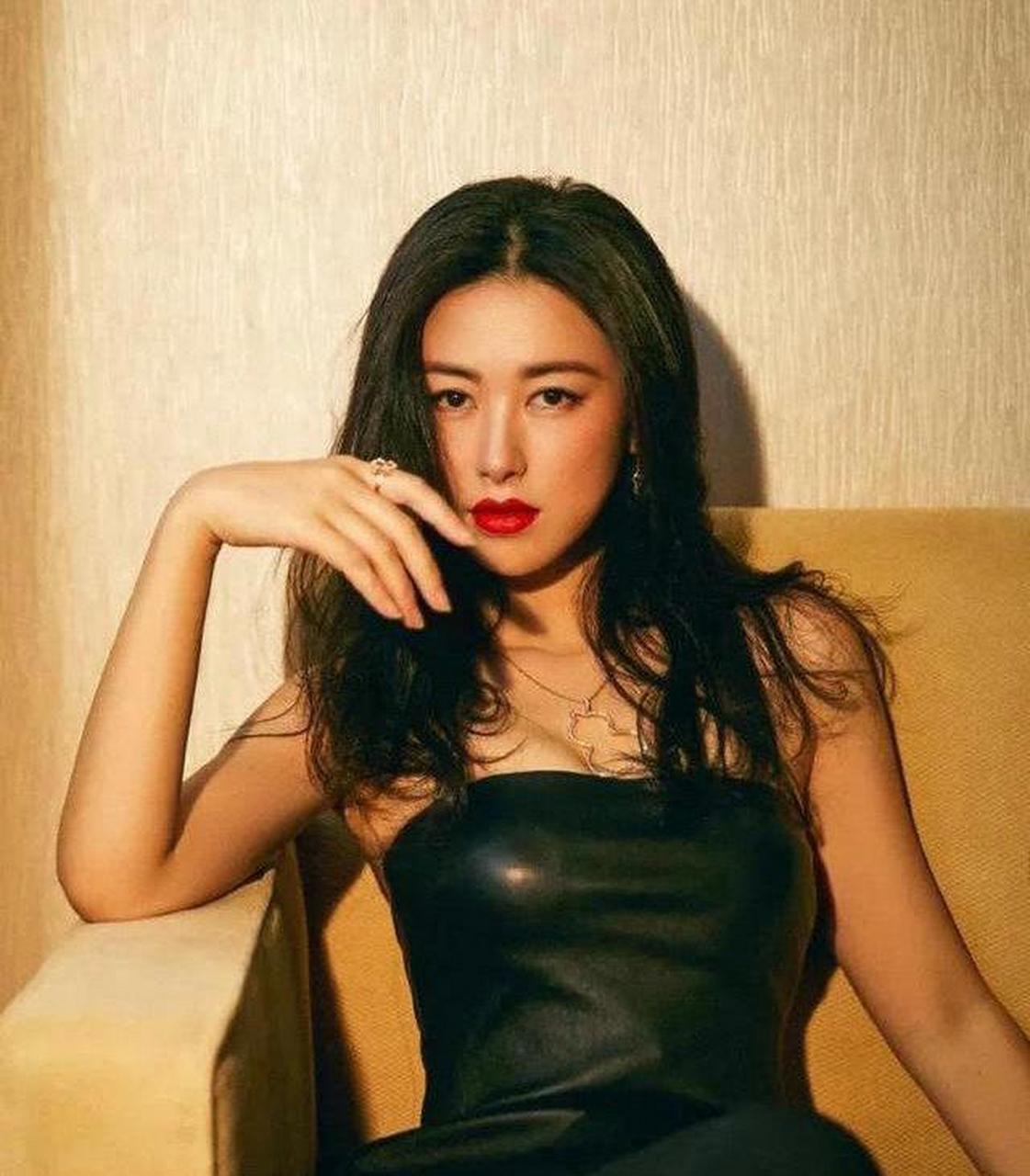 朱珠这个痣点掉后颜值直接上了一个台阶