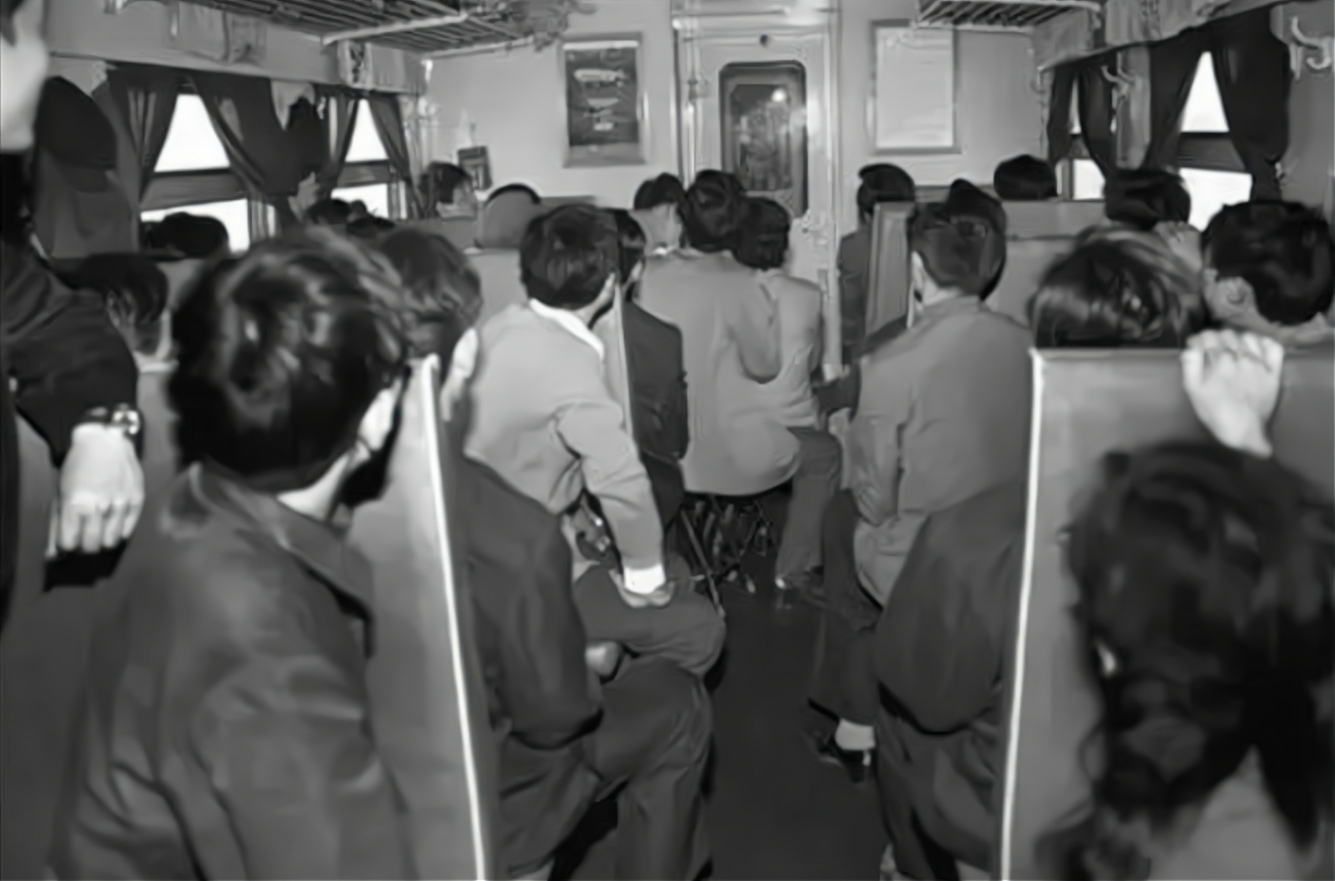 1976年初冬,兰州军区副司令张藩坐火车去郑州出差,未到送餐时间时,张