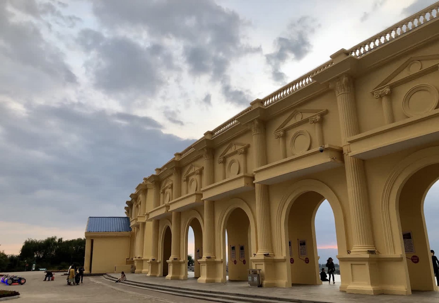 银川有一个网红打卡地,那就是岚山公园.