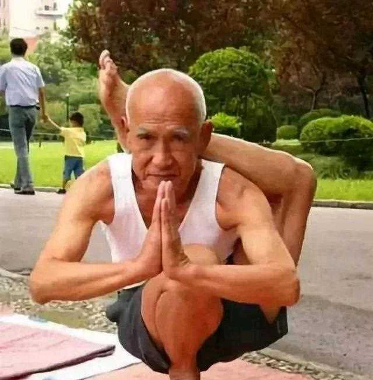 秀的舞台上曾经出现过一位85岁的老人