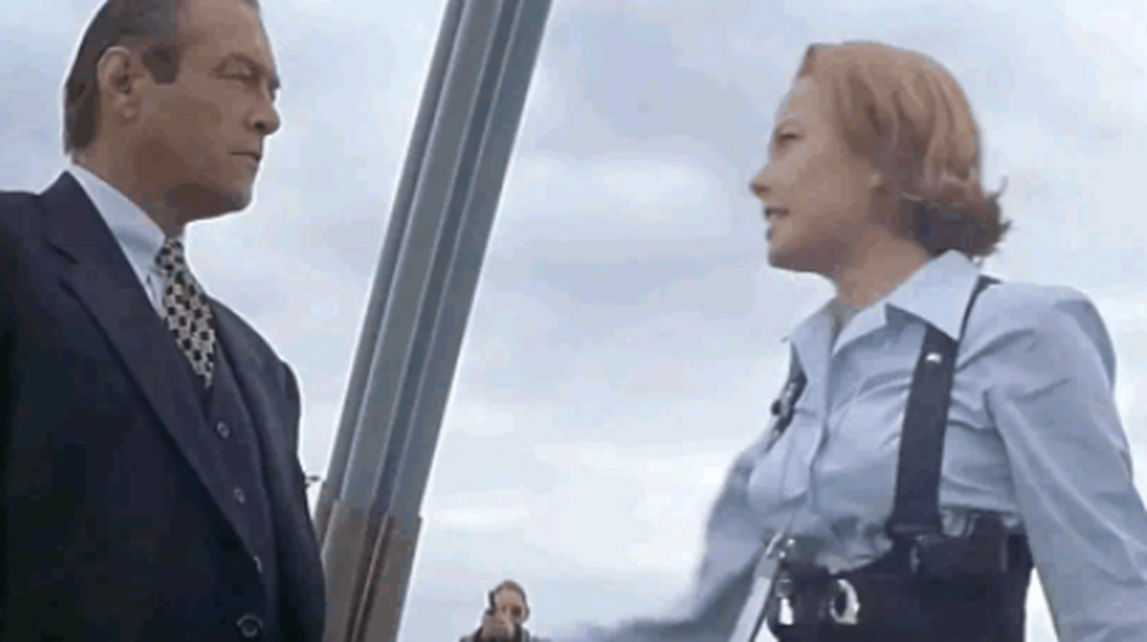 法拉美穗对成龙说:"这个回旋踢,我实在是做不到",眼看这部电影就快拍