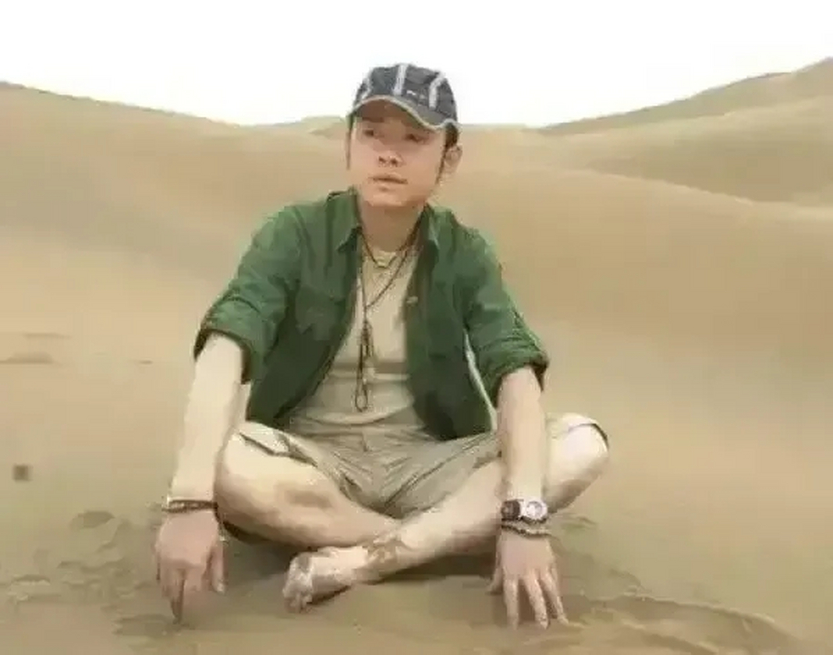 刀郎的女儿出生仅40天,老婆杨娜突然消失不见,刀郎疯狂找寻,去到老婆