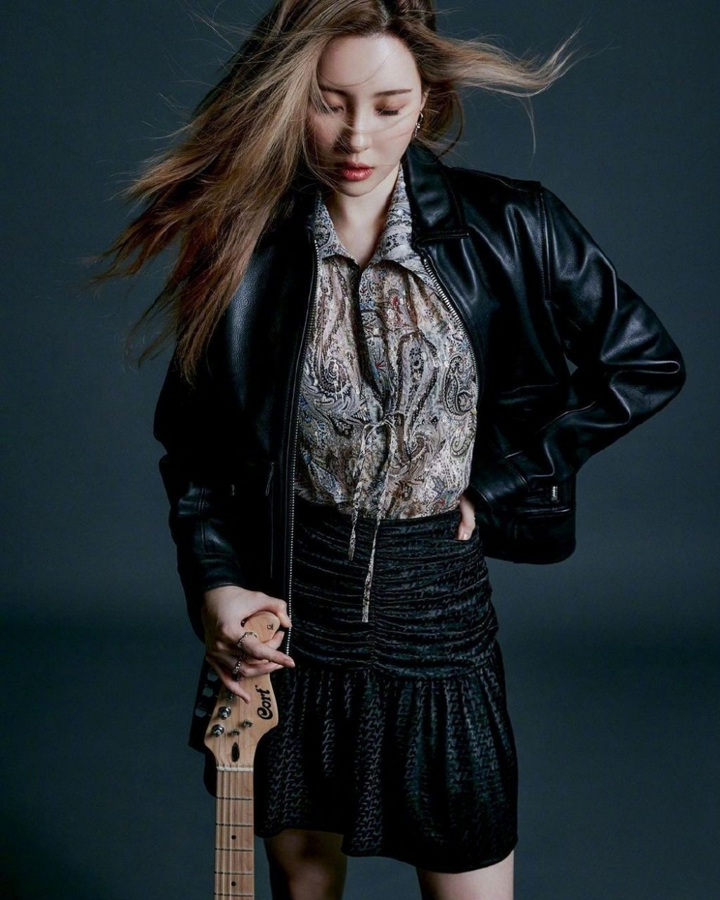 韩国美女李宣美 高冷摩登时尚封面大片