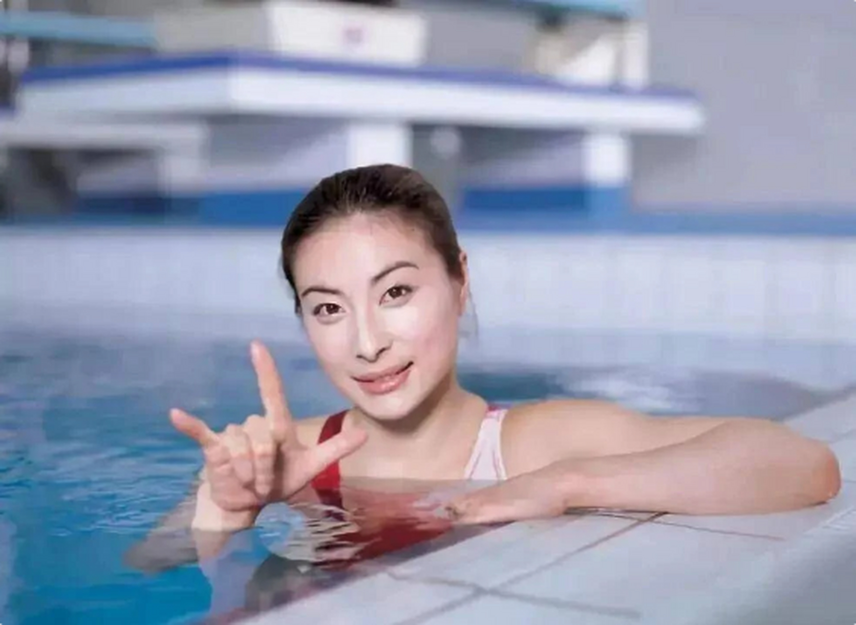 豪门儿媳妇郭晶晶,凭什么不能直播带货?