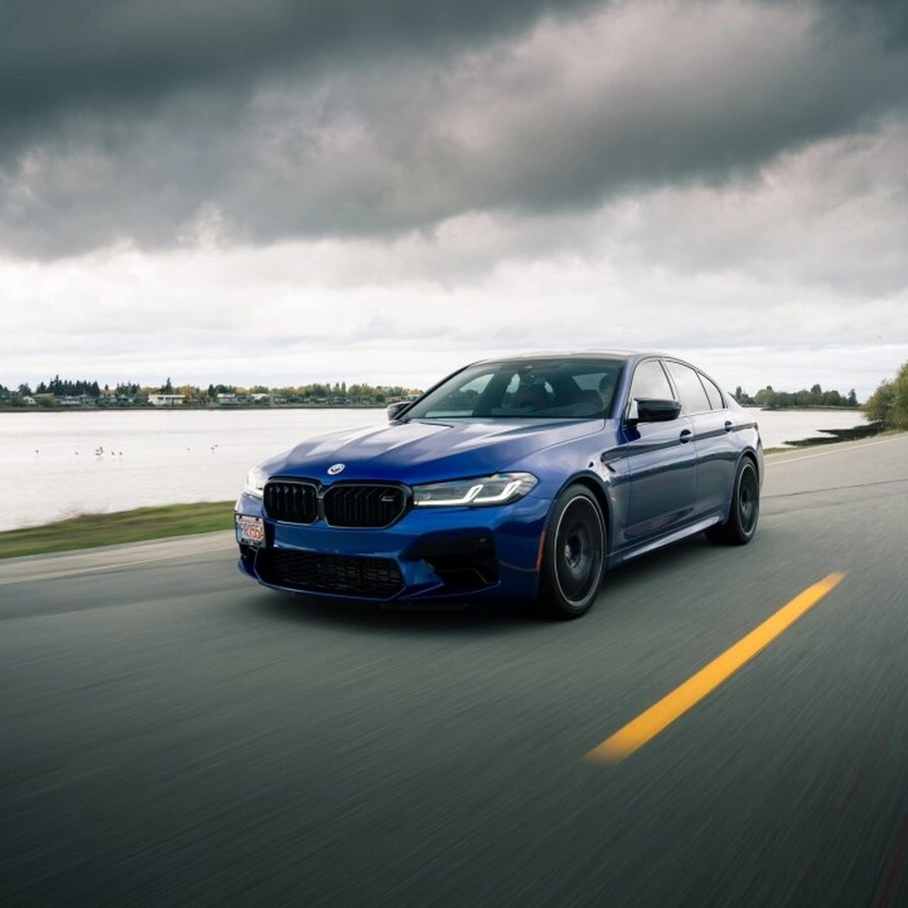 记录车与我的故事  我很高兴地宣布,我已经购买了滨海湾蓝5系m power