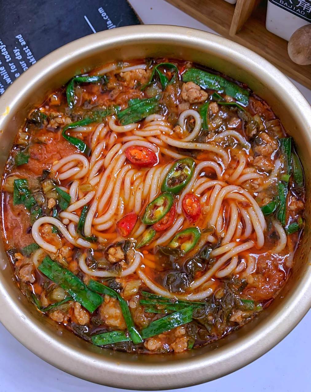 怎么都吃不够的～酸汤肉沫米线!