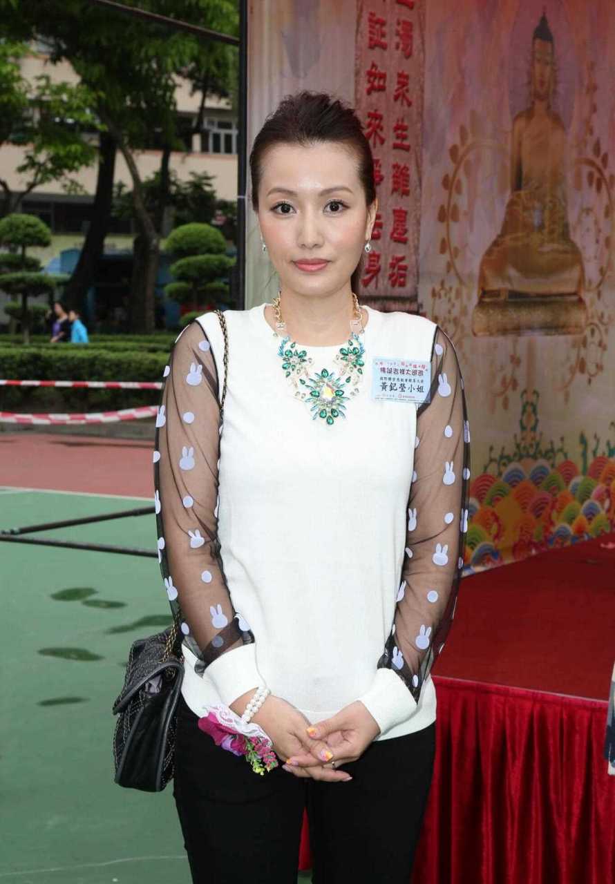 "梦姑"黄纪莹最新照,古仔多年来唯一承认过的女朋友.