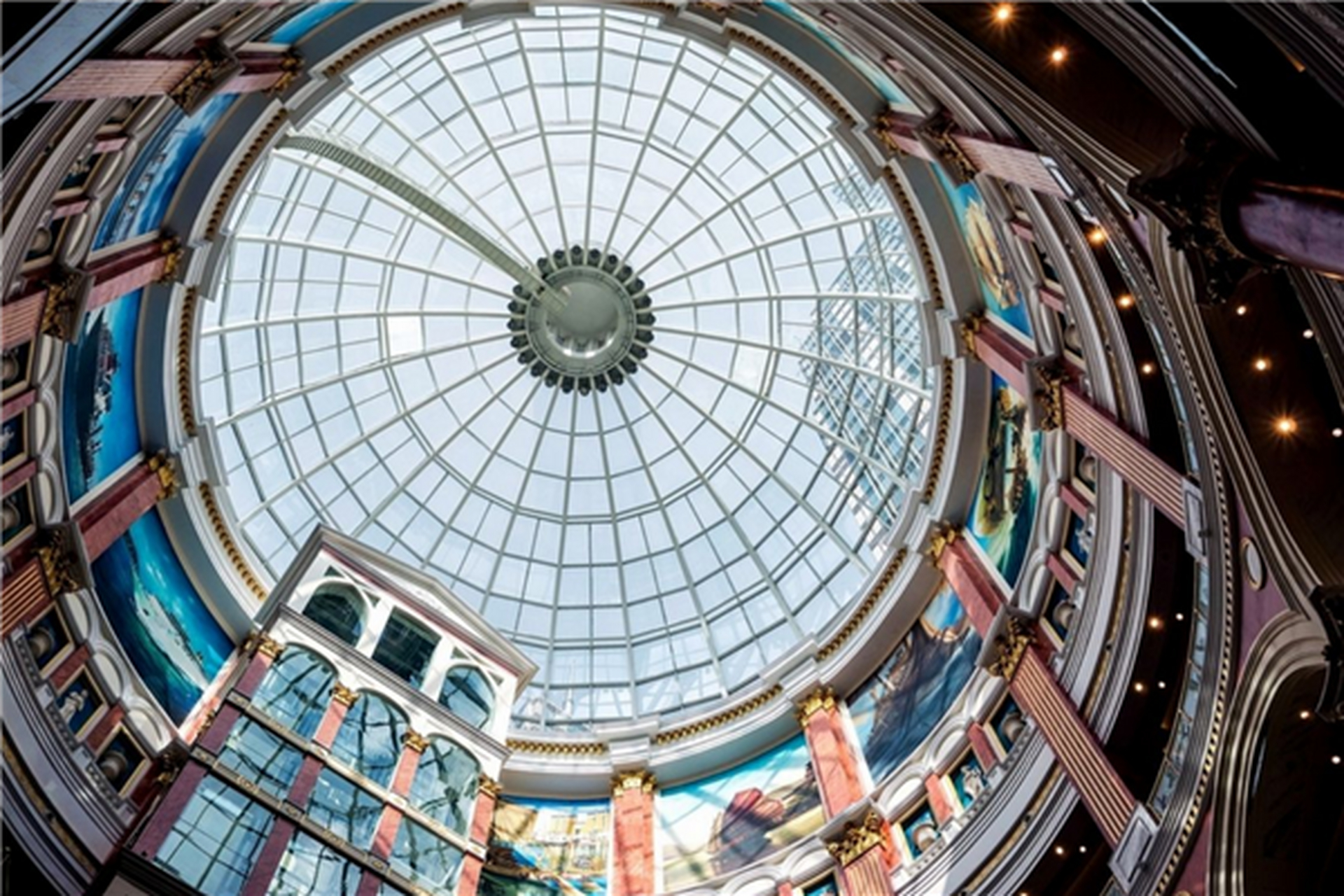 上海国金中心ifc mall    2.恒隆广场    3.五角场万达广场    4.