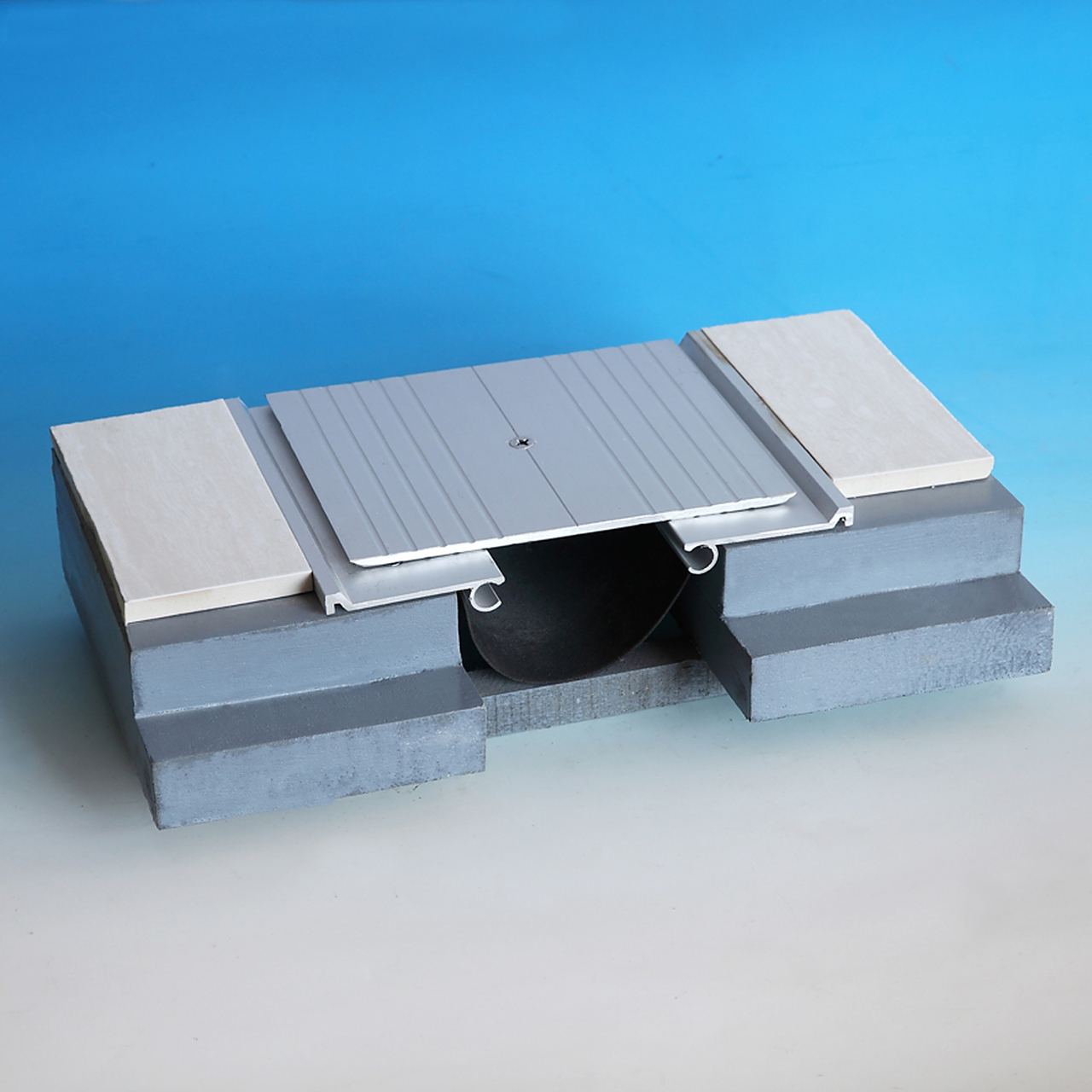 苏州屋面变形缝厂家# (1)金融盖板型屋面变形缝设在金融盖板型屋面